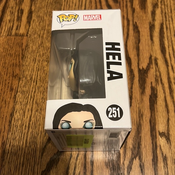 Funko Pop! Marvel Thor: Ragnarok HELA UNMASKED #251 Target Exclusive - Picture 6 of 6